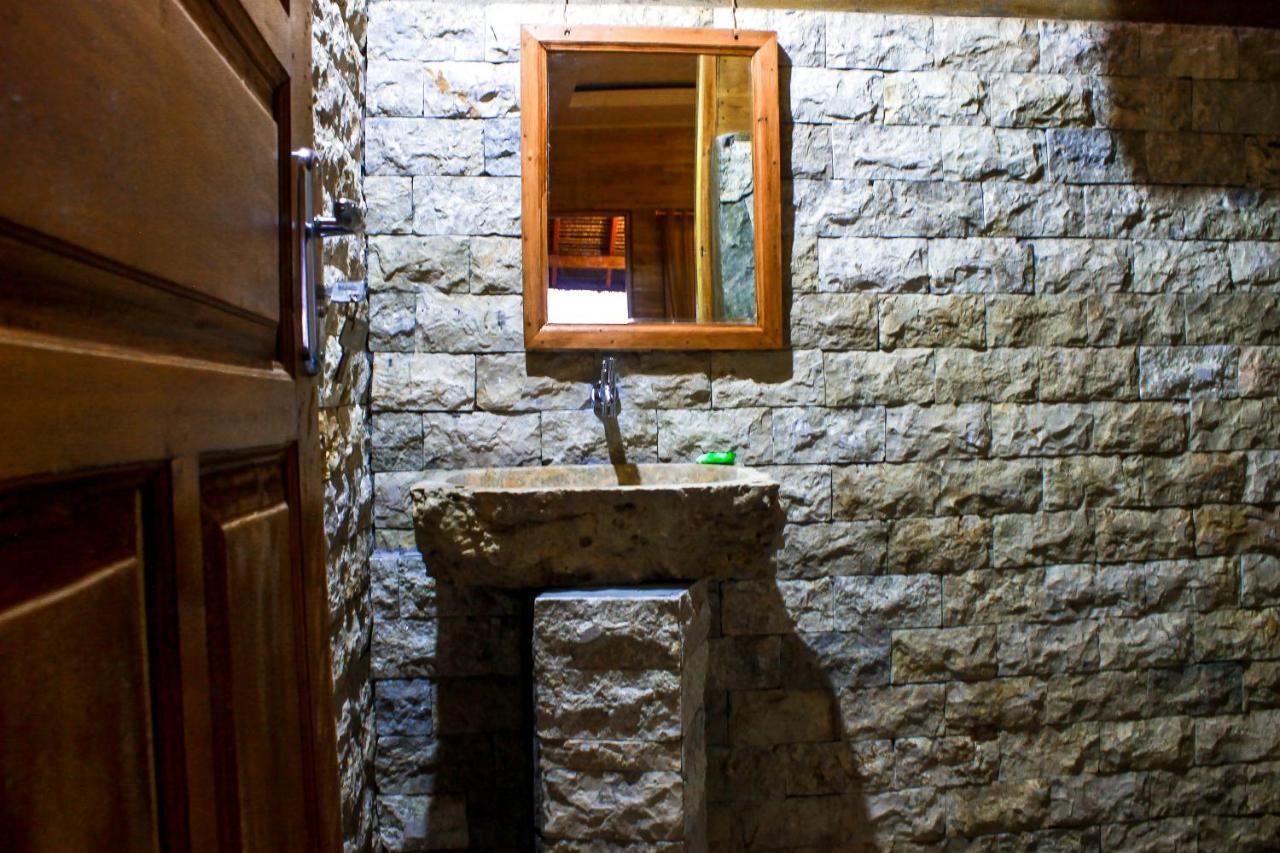 Malibu Huts Hotel Semaya Екстериор снимка