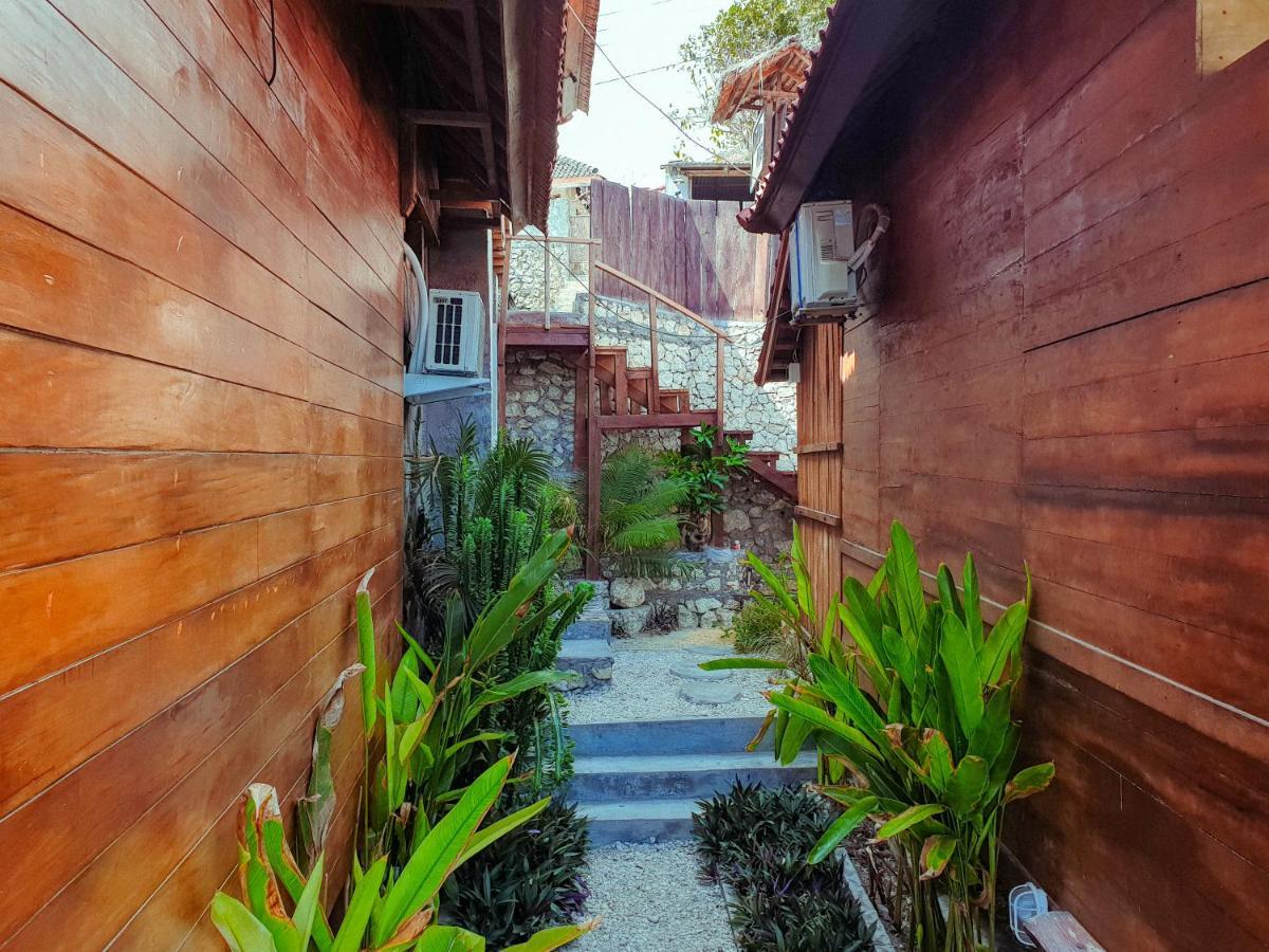 Malibu Huts Hotel Semaya Екстериор снимка