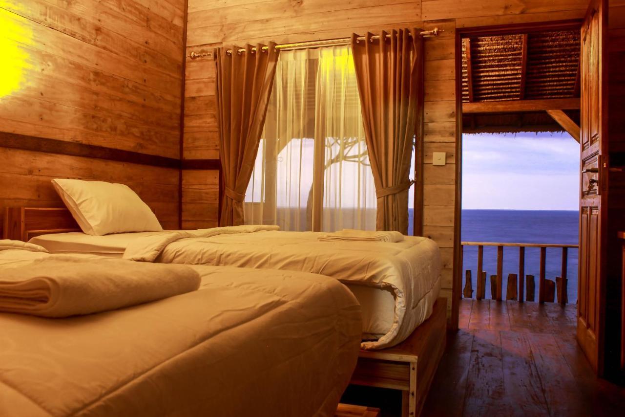 Malibu Huts Hotel Semaya Екстериор снимка