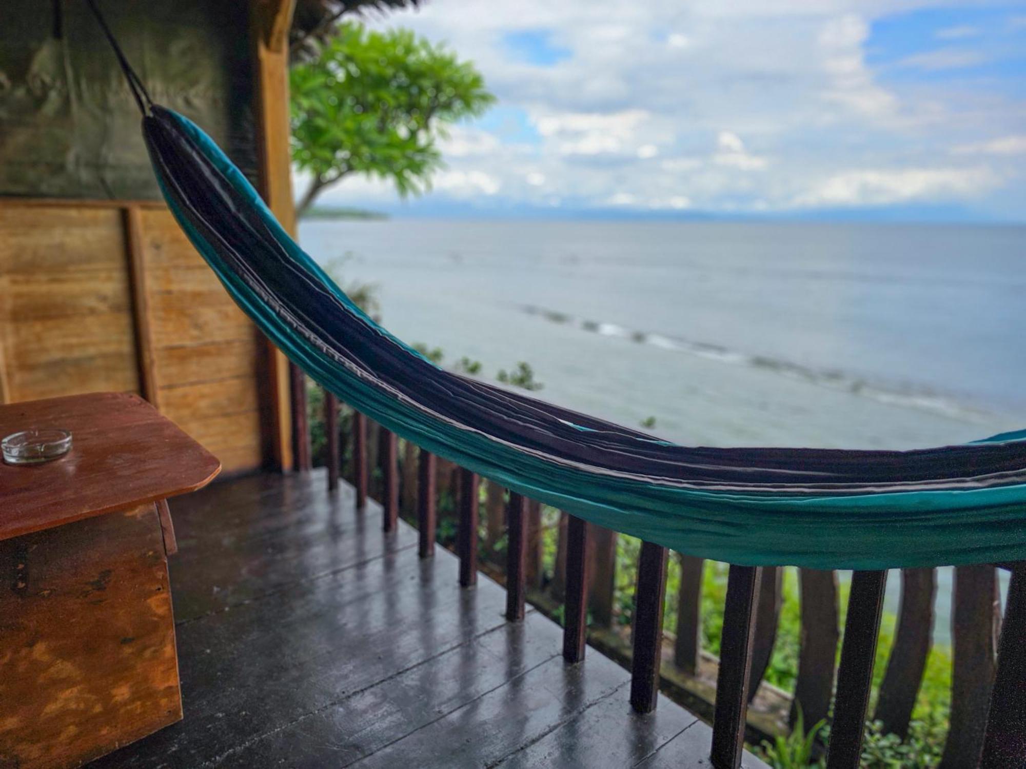 Malibu Huts Hotel Semaya Екстериор снимка
