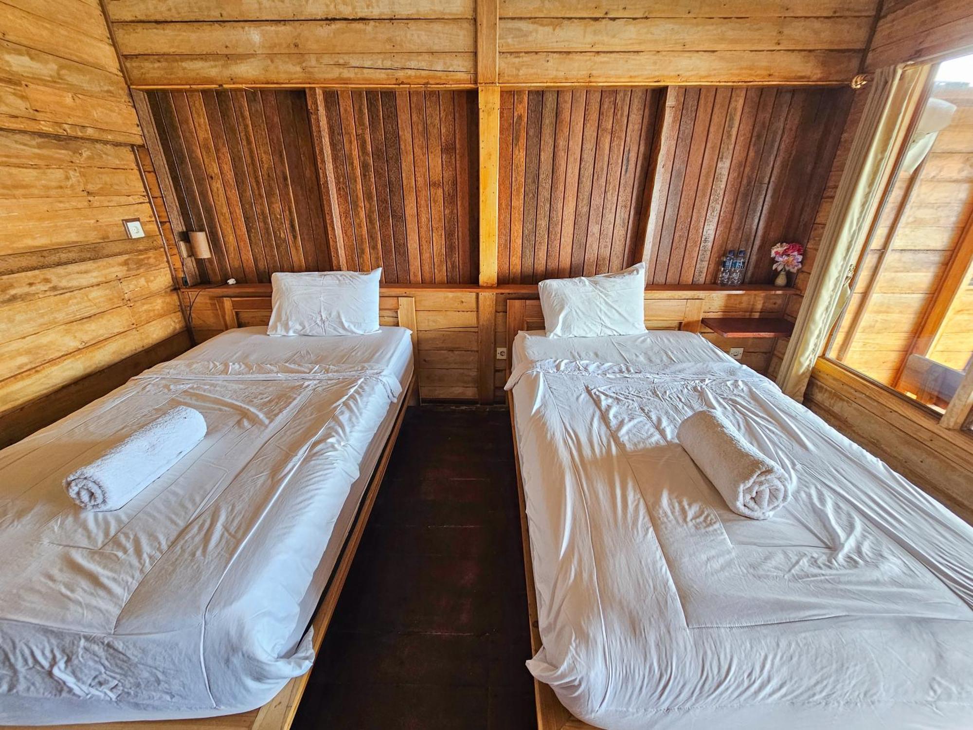 Malibu Huts Hotel Semaya Екстериор снимка