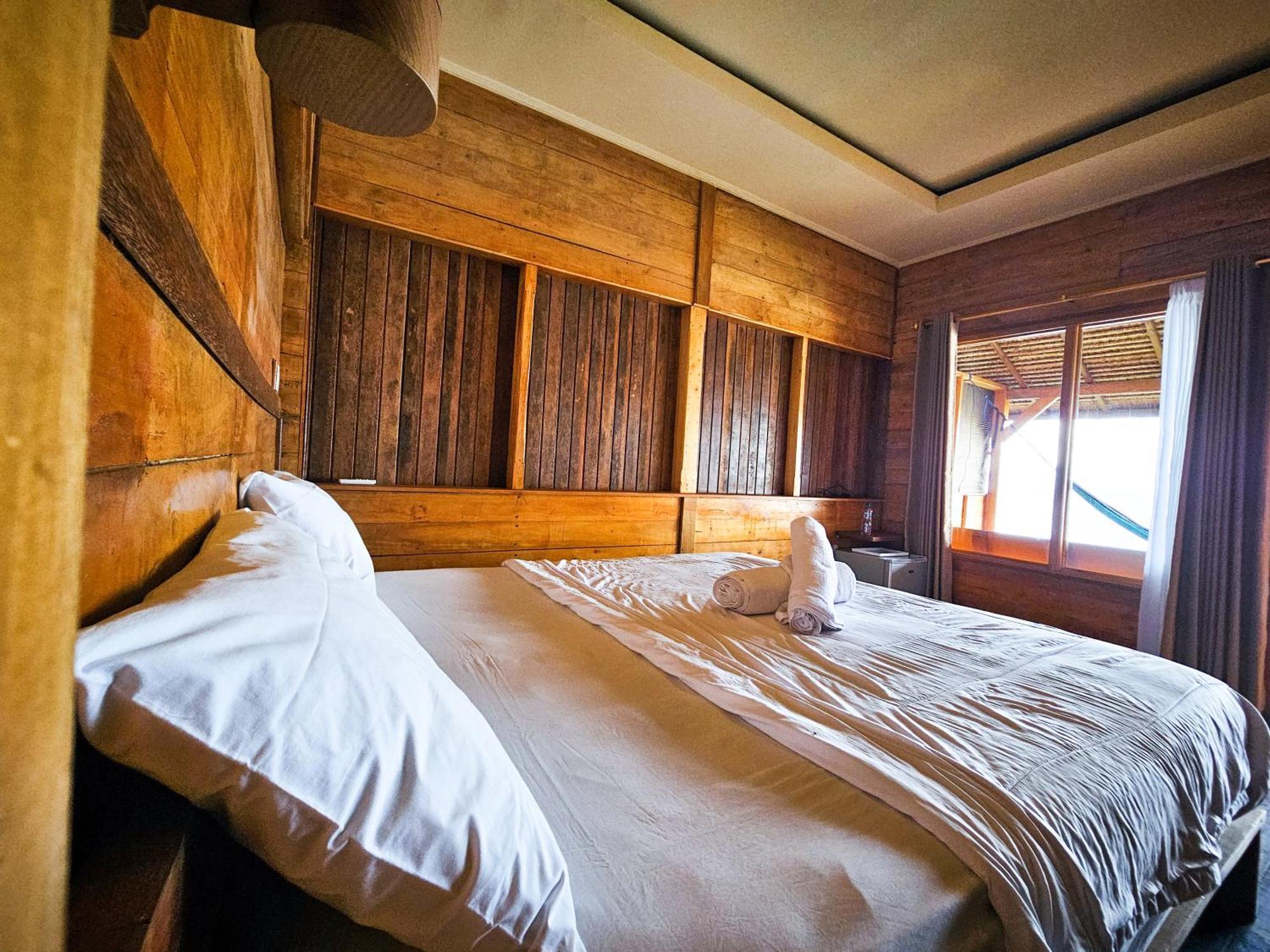 Malibu Huts Hotel Semaya Екстериор снимка