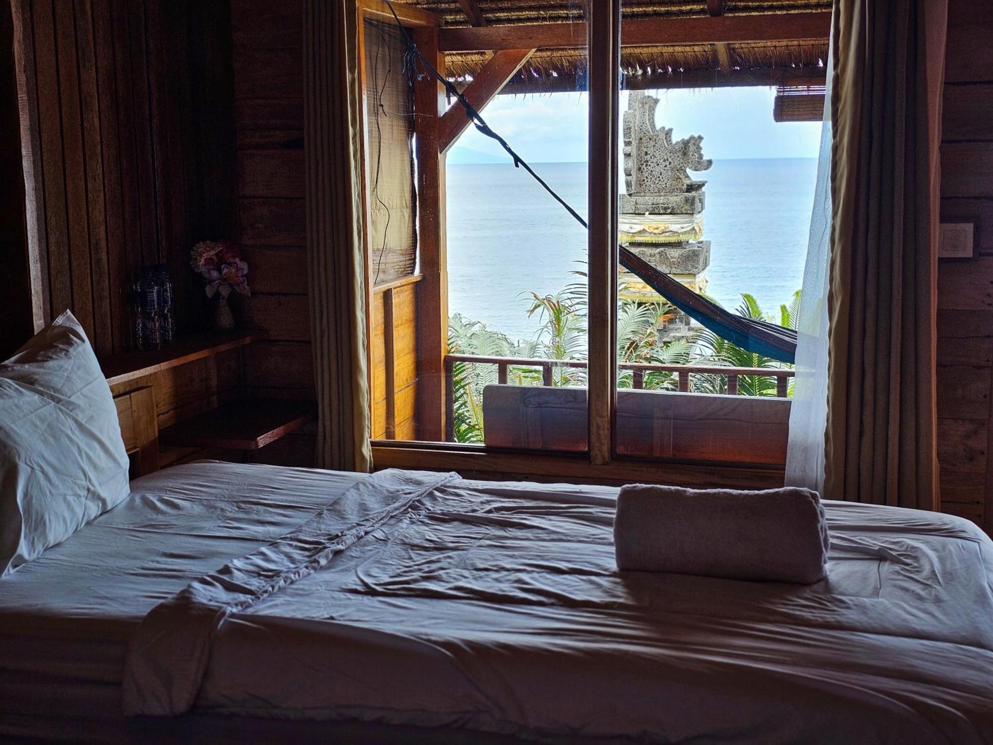 Malibu Huts Hotel Semaya Екстериор снимка