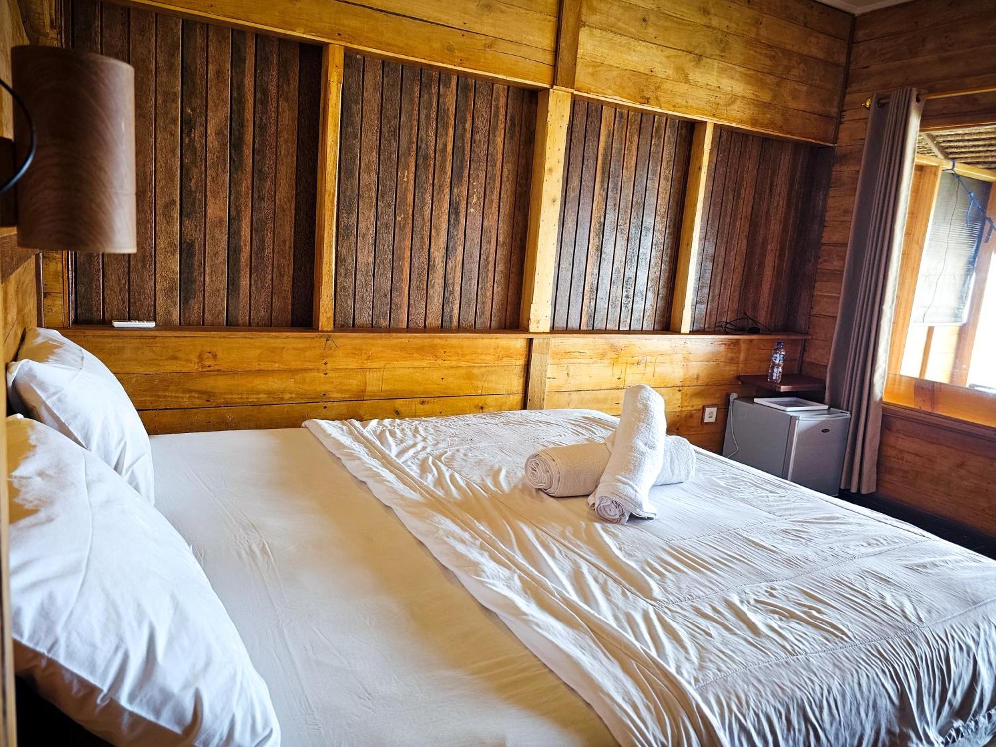 Malibu Huts Hotel Semaya Екстериор снимка